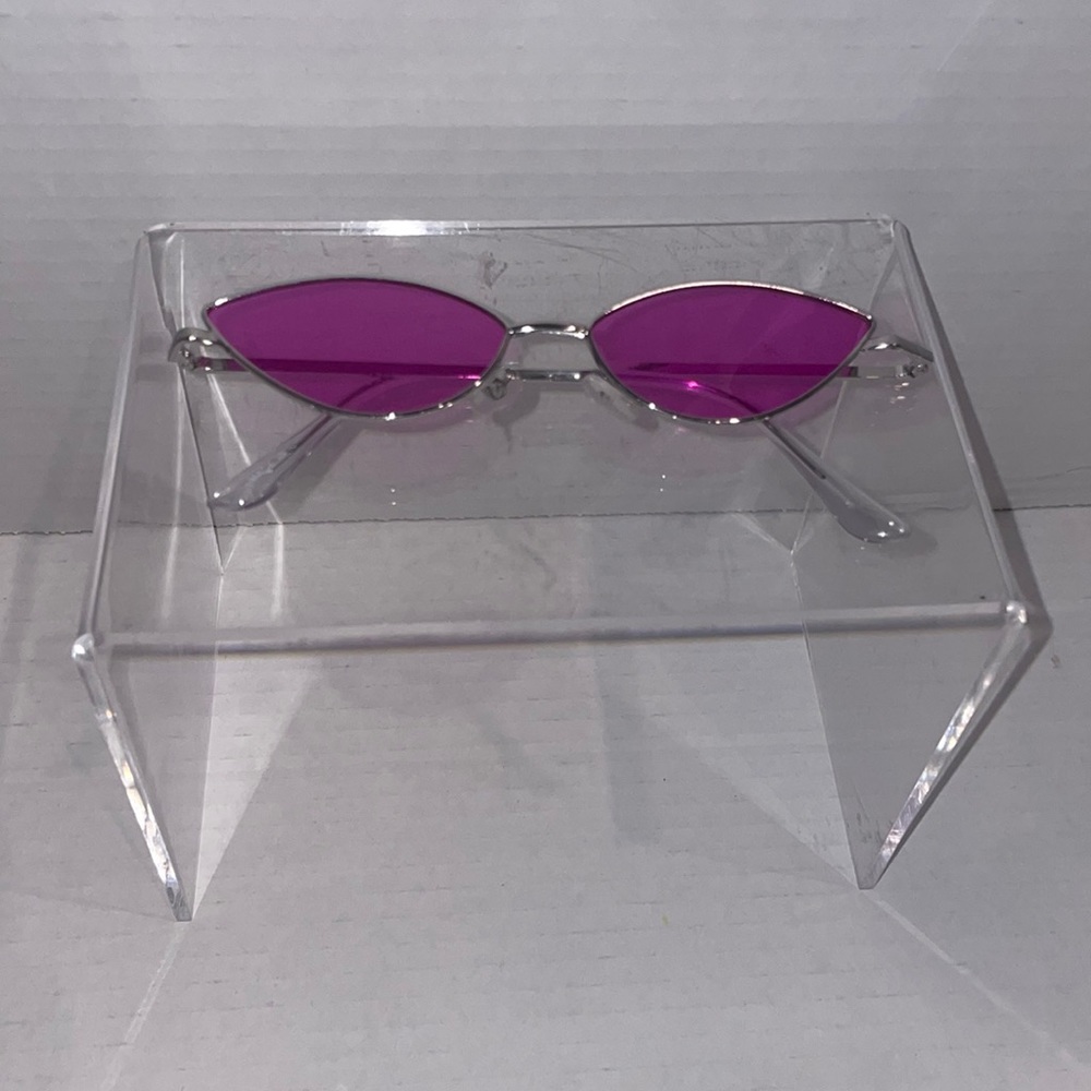 Retro 1990's Color Tone Metal
Cat Eye Sunglasses